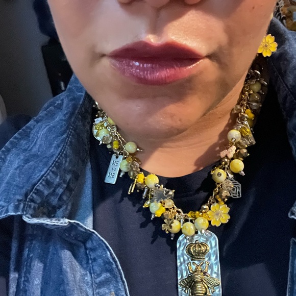 Queen Honey Bee Necklace Set - Picture 4 of 4